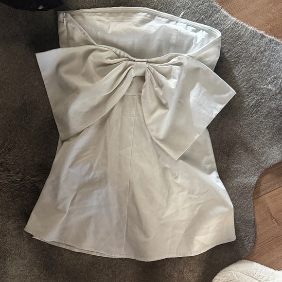 Altard State Dress - Picture 2 of 3